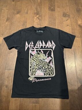 Def Leppard Pyromania Graphic Tee - Black